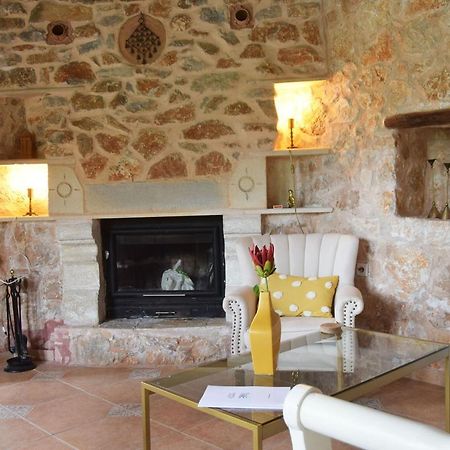 Stone Built Villa Galatia, Poolside & Perfect View Kares ภายนอก รูปภาพ