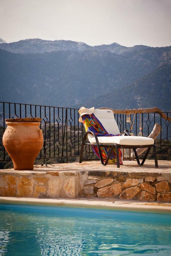 Stone Built Villa Galatia, Poolside & Perfect View Kares ภายนอก รูปภาพ