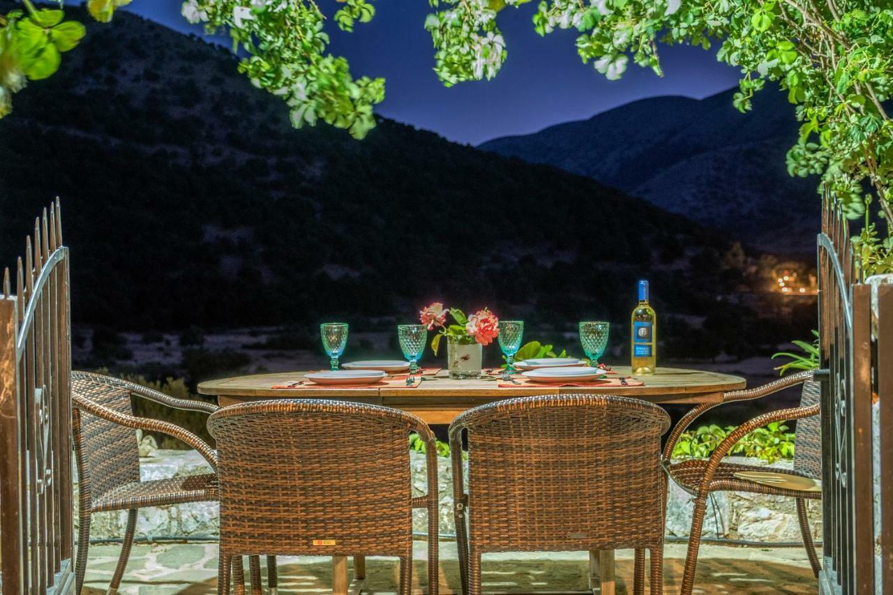 Stone Built Villa Galatia, Poolside & Perfect View Kares ภายนอก รูปภาพ
