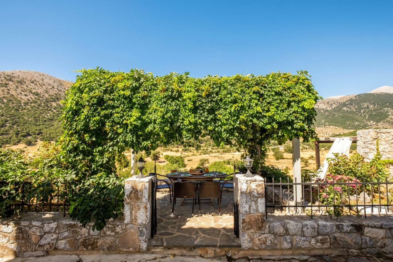 Stone Built Villa Galatia, Poolside & Perfect View Kares ภายนอก รูปภาพ