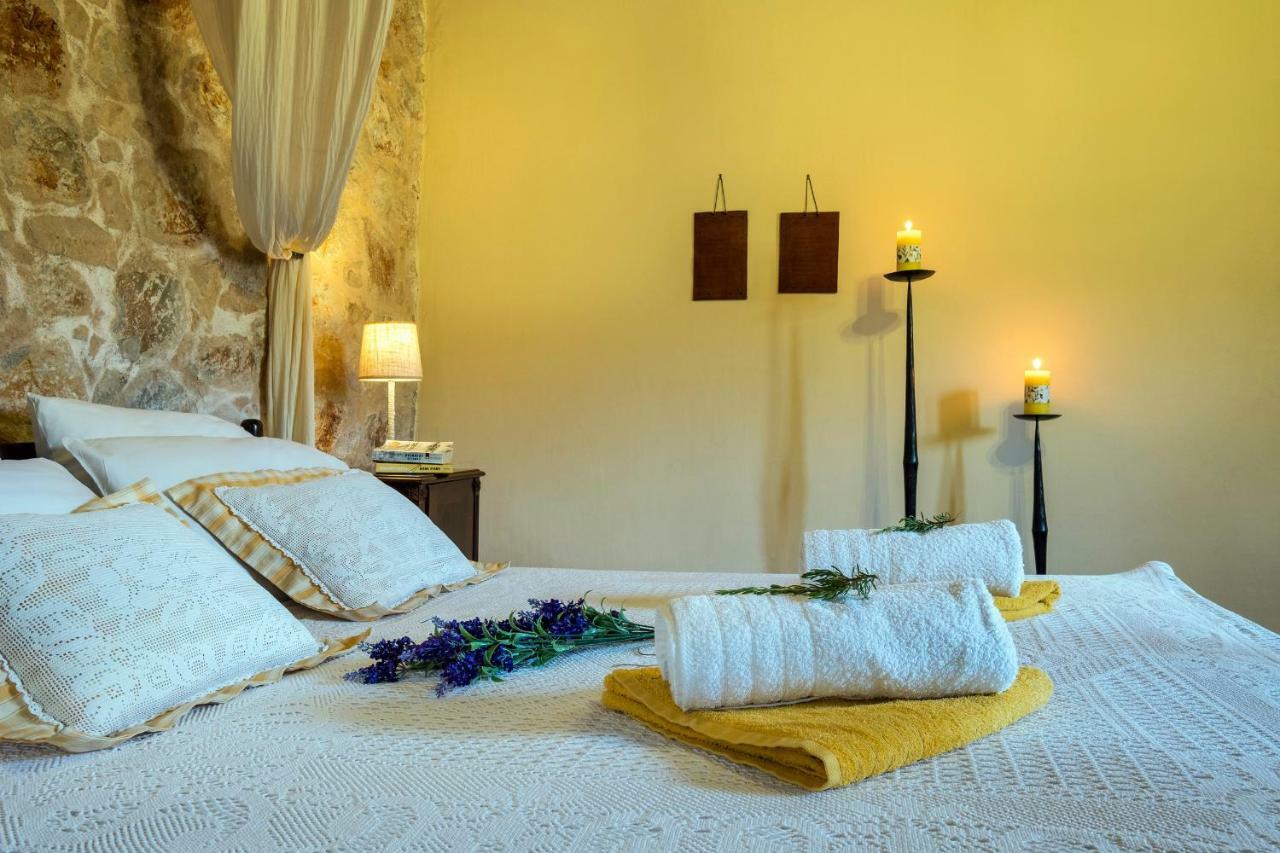 Stone Built Villa Galatia, Poolside & Perfect View Kares ภายนอก รูปภาพ